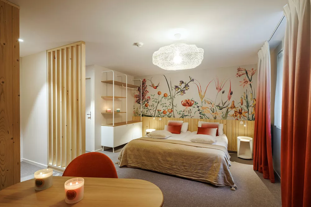 chambre-village-vacances-jura-avec-piscine-maison-prenovel